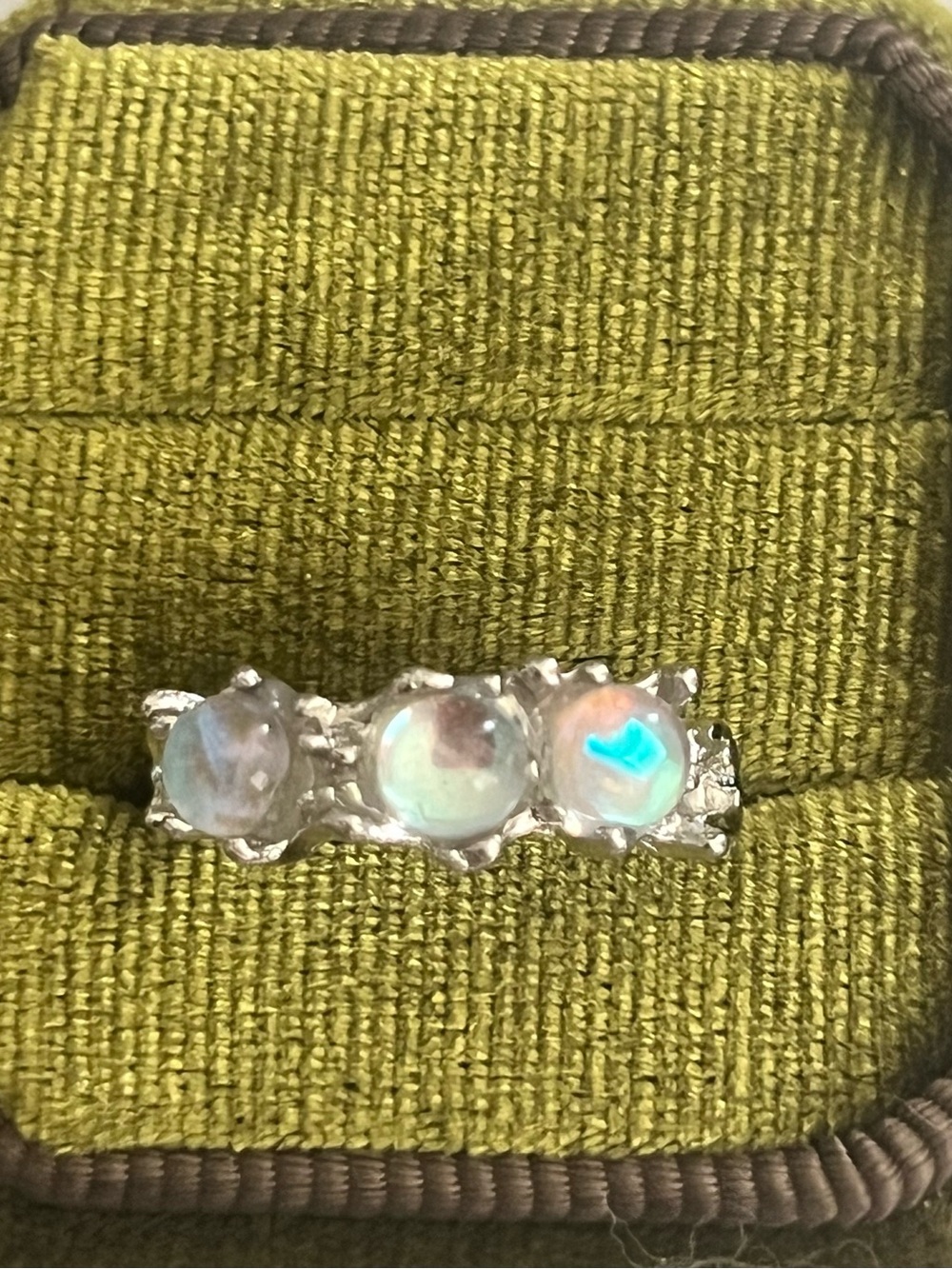 Cat Eye Gorgeous Sparkling Gemstones Stainless Steel Silver Open Band Size 6